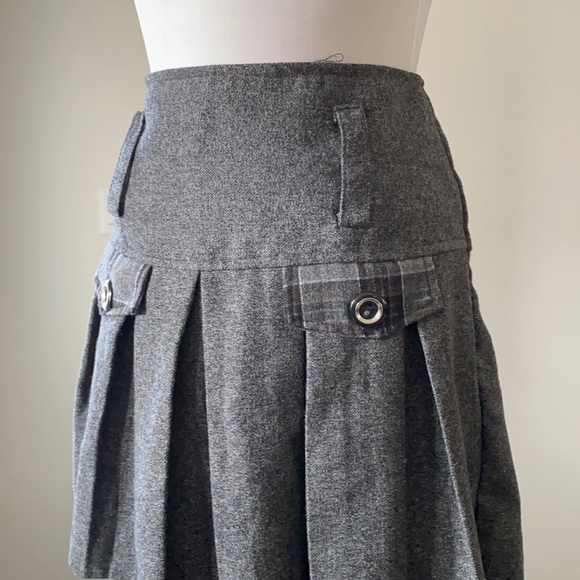 pleated layered skirt - Picture 2 of 5
